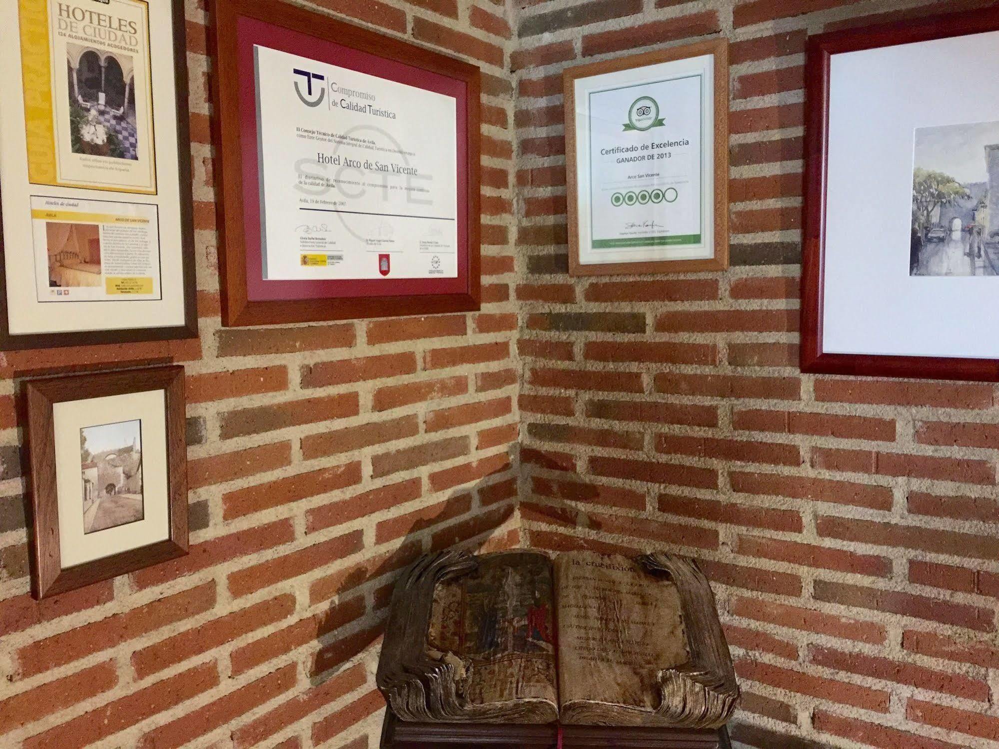 Hotel Arco San Vicente Ávila Eksteriør bilde