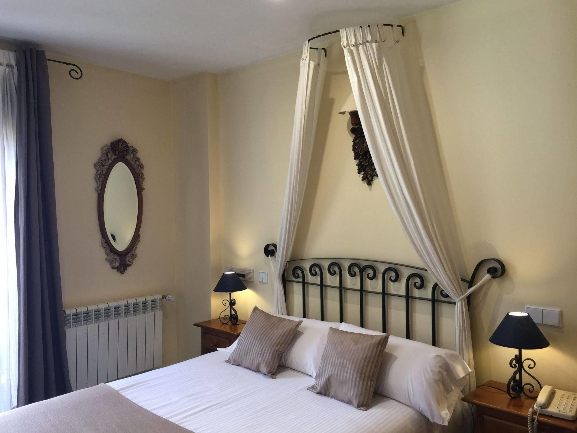Hotel Arco San Vicente Ávila Eksteriør bilde