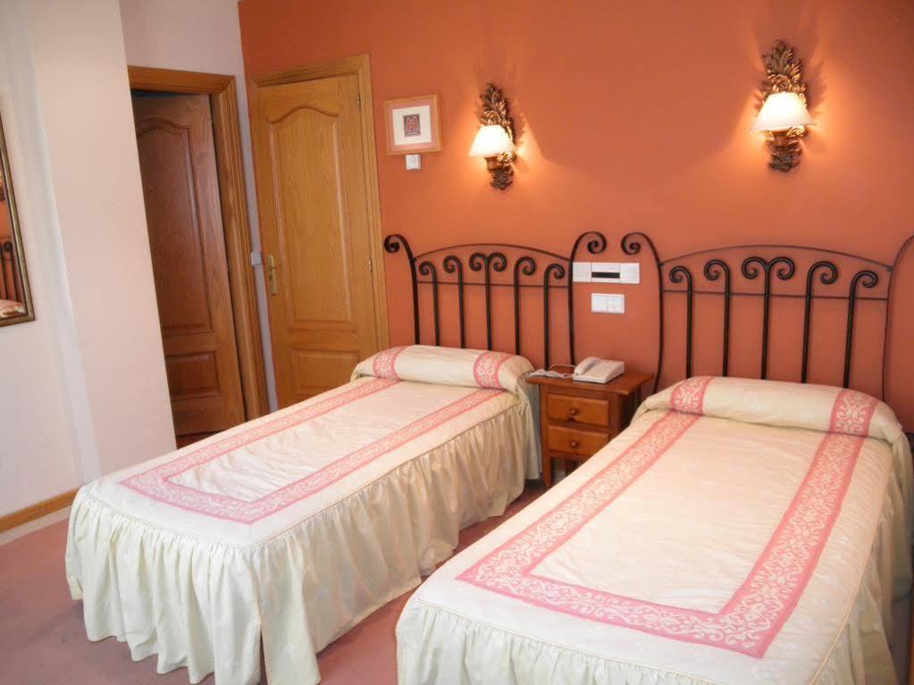 Hotel Arco San Vicente Ávila Eksteriør bilde